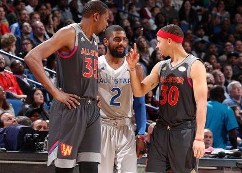 29岁的西蒙斯考虑告别NBA，已与经纪人分道扬镳