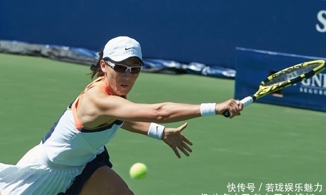 举足轻重的 举足轻重的